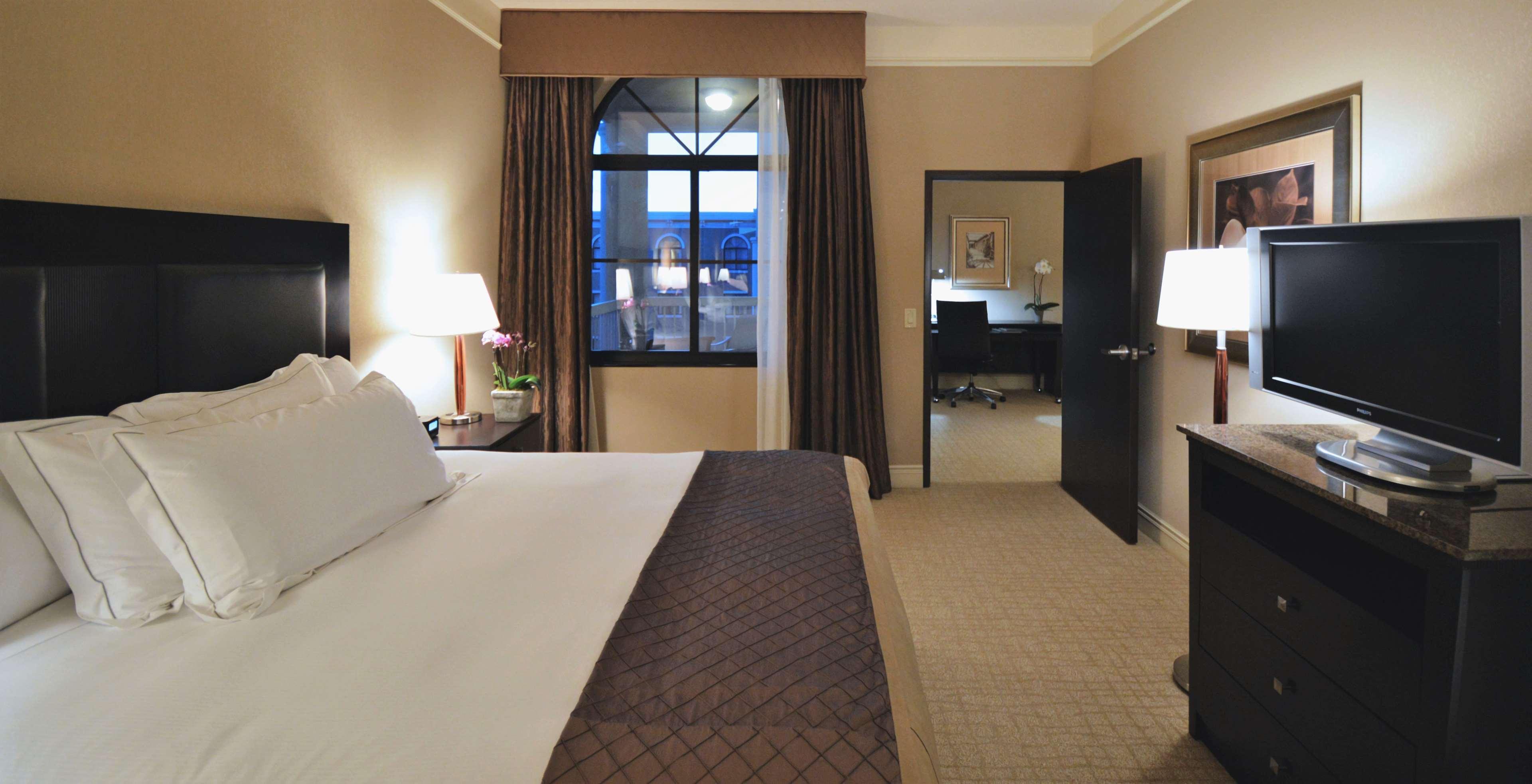 Hilton Dallas Southlake Town Square Exterior photo